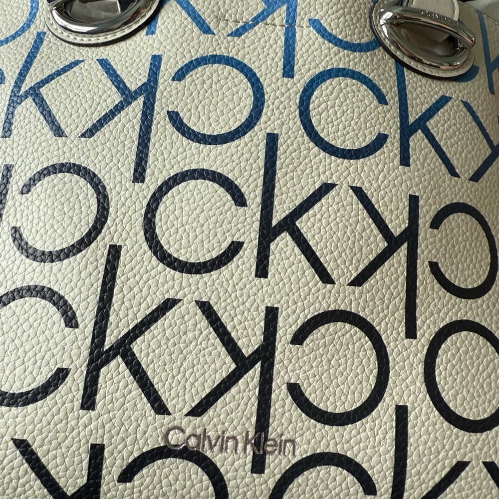 Calvin Klein White and Blue Geometric Tote Bag - Picture 6 of 9